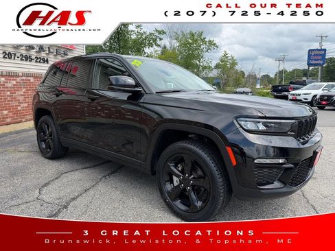 Used 2023 Jeep Grand Cherokee Limited w/ Black Appearance Package AWD/4WD image 8
