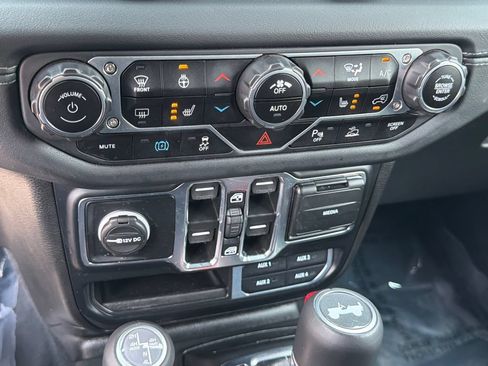 Used 2024 Jeep Wrangler High Altitude AWD/4WD image 27