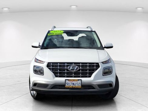 Certified 2025 Hyundai Venue SEL image 2