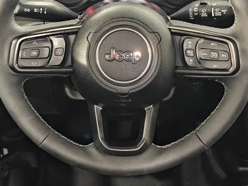 Used 2026 Jeep Wrangler Unlimited Rubicon AWD/4WD image 5