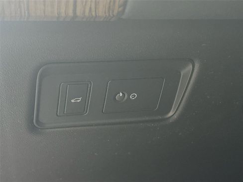 Used 2019 Land Rover Range Rover HSE image 4