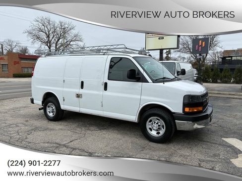 Used 2018 Chevrolet Express 2500 w/ Driver Convenience Package RWD image 1