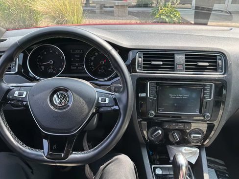 Used 2016 Volkswagen Jetta Sport w/ Lighting Package FWD image 7