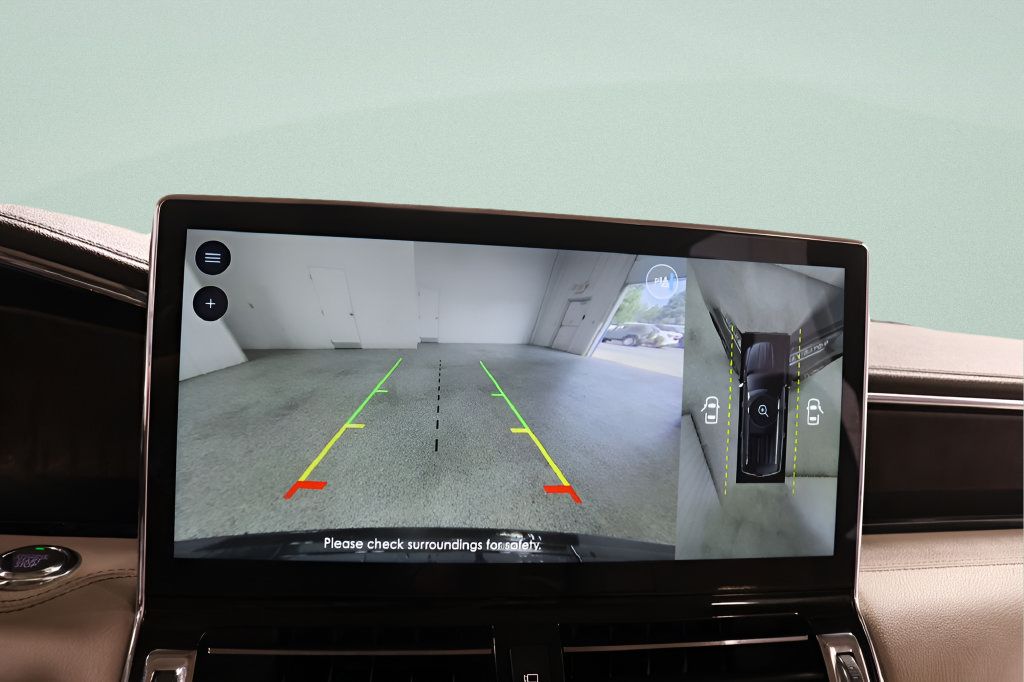 Used 2022 Lincoln Navigator Reserve AWD/4WD image 13