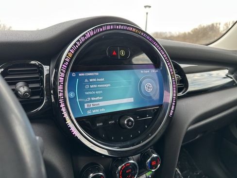Used 2023 MINI Cooper 2-Door Hardtop image 22