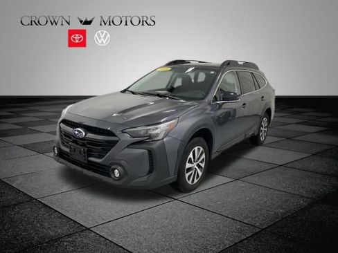 Used 2025 Subaru Outback Premium AWD/4WD image 3