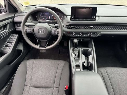 Used 2023 Honda Accord EX image 12