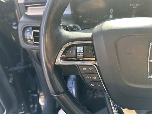 Certified 2022 Lincoln Nautilus Reserve image 28