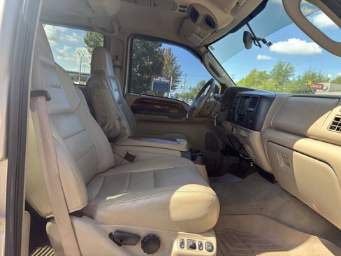 Used 2005 Ford Excursion Limited AWD/4WD image 8