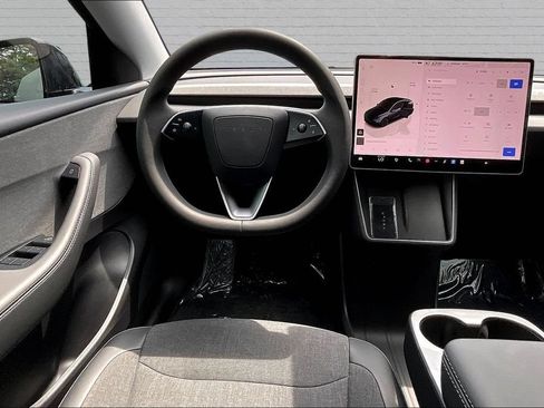 Used 2026 Tesla Model Y 2WD image 8