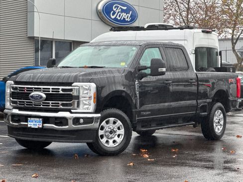 Used 2024 Ford F250 XLT w/ FX4 Off-Road Package image 2