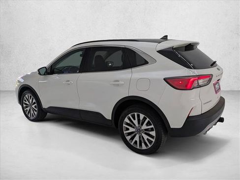 Used 2022 Ford Escape Titanium w/ Class II Trailer Tow Package image 8