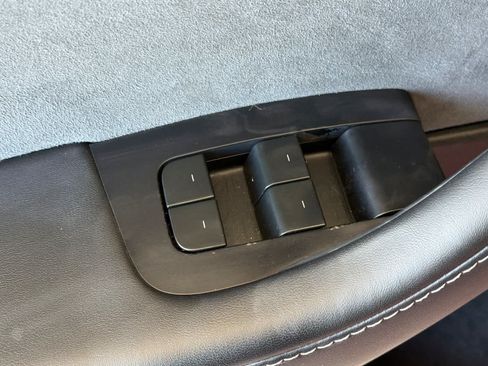 Used 2024 Tesla Model Y Long Range AWD/4WD image 13