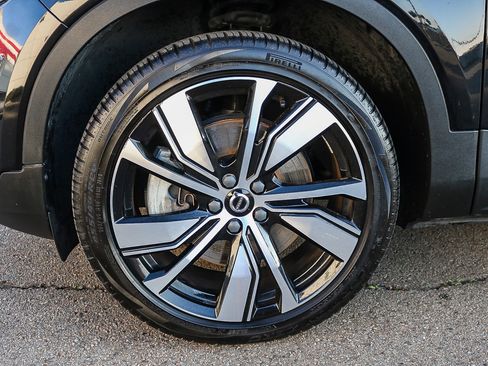 Used 2021 Volvo XC40 P8 Recharge w/ Advanced Package image 11