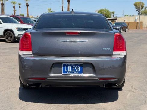 Used 2016 Chrysler 300 C RWD image 4