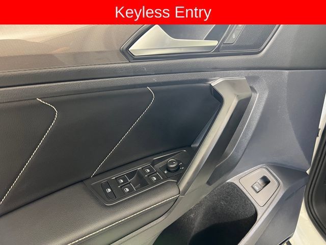 Used 2023 Volkswagen Tiguan SE FWD image 12