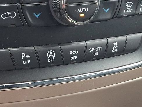 Used 2017 Jeep Grand Cherokee Laredo w/ Quick Order Package 23E AWD/4WD image 16