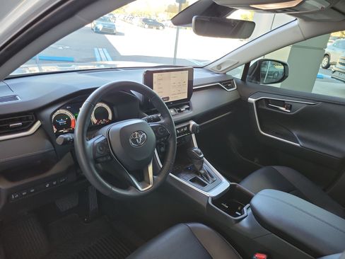 Used 2023 Toyota RAV4 Limited image 12