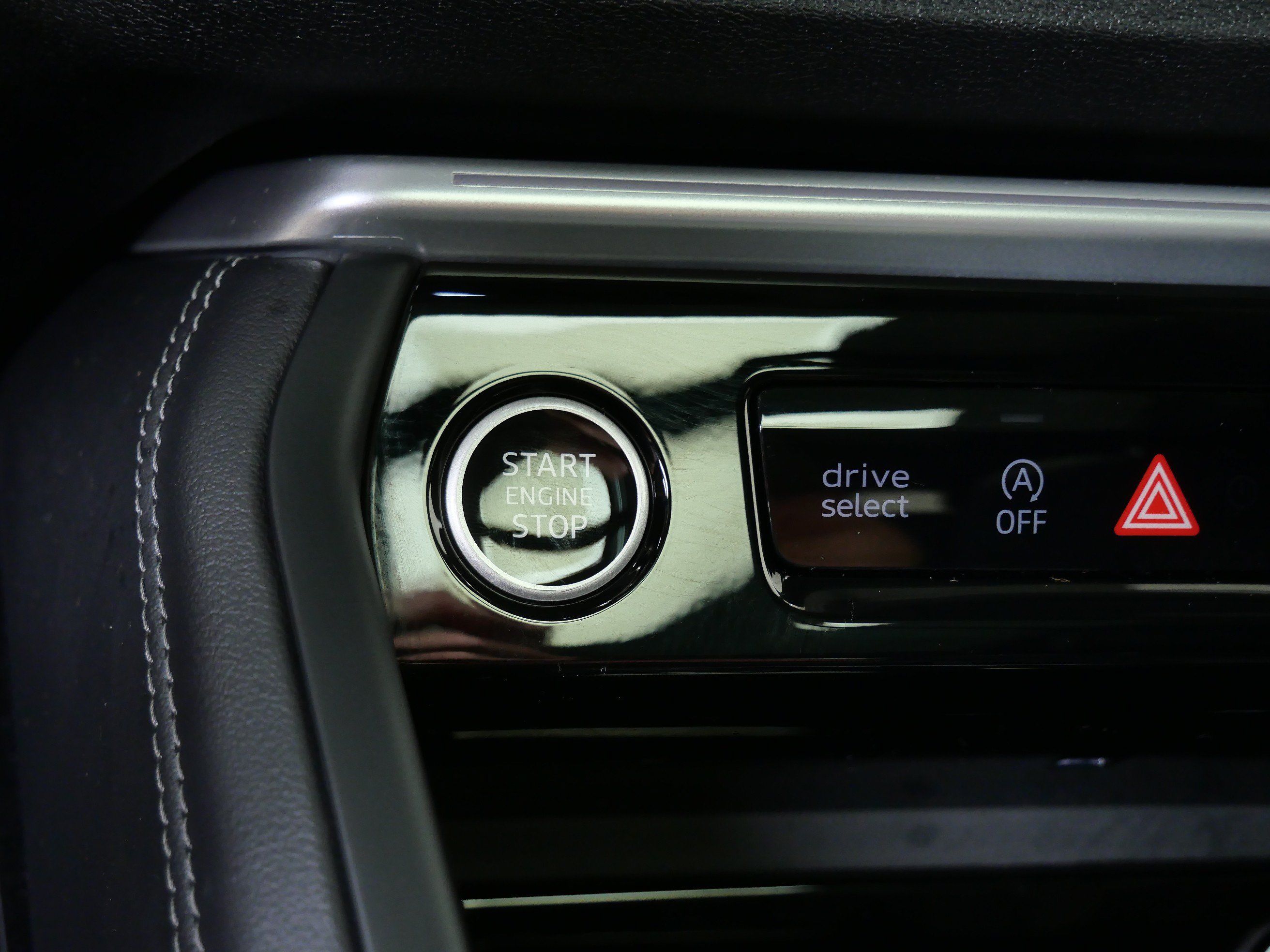 Used 2025 Audi Q5 Premium w/ Convenience Package AWD/4WD image 25