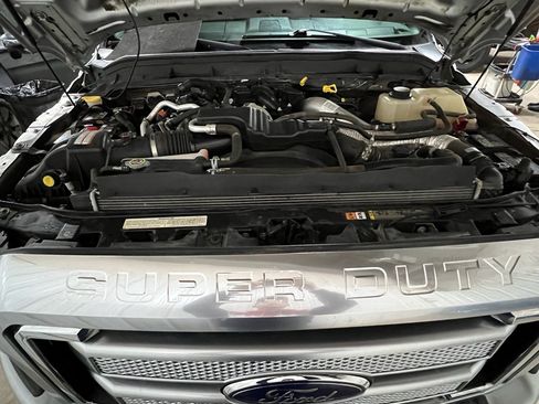 Used 2016 Ford F250 Platinum w/ Platinum Package image 13