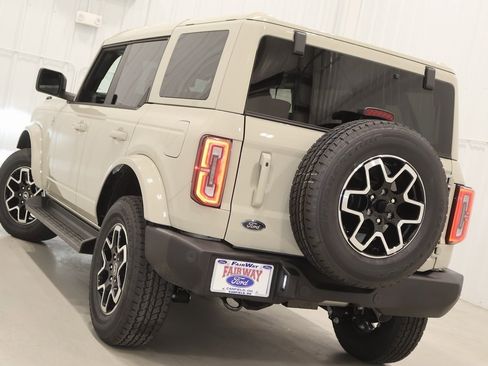 New 2025 Ford Bronco Outer Banks image 28