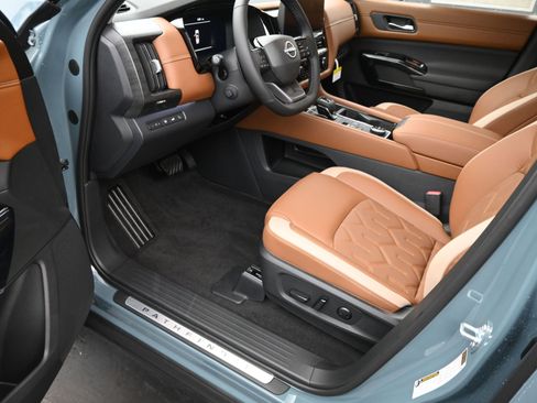 New 2026 Nissan Pathfinder Platinum AWD/4WD image 13
