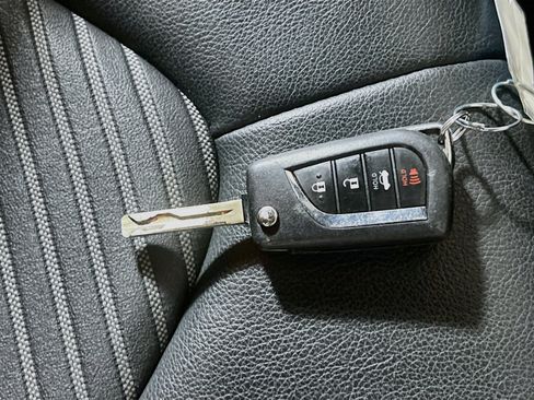 Used 2022 Toyota Camry SE FWD image 36