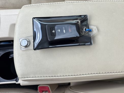 Used 2014 Lexus ES 350 w/ Luxury Package image 36