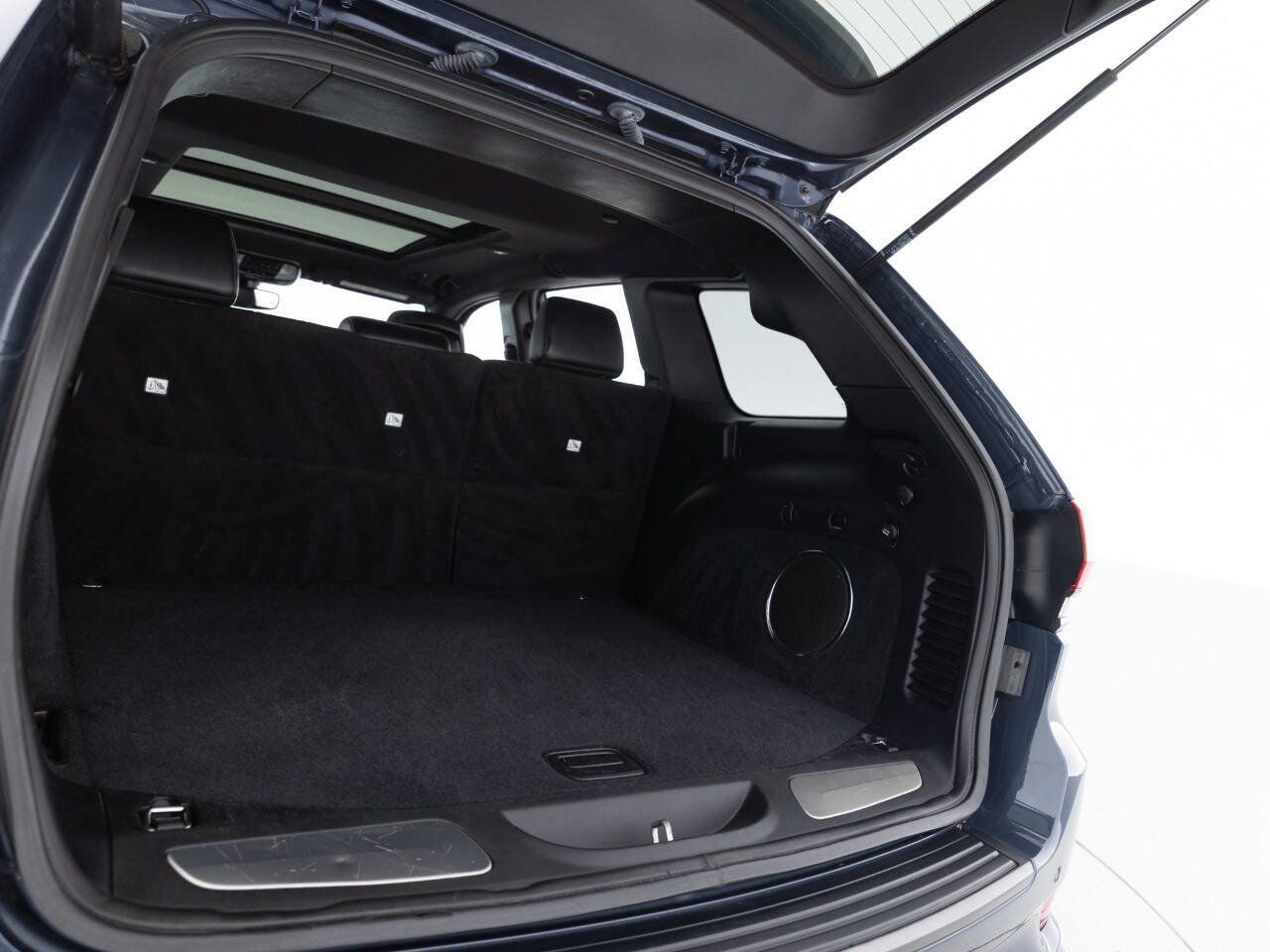 Used 2019 Jeep Grand Cherokee Limited AWD/4WD image 39
