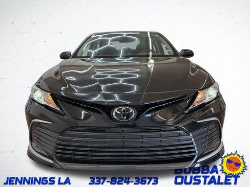 Used 2024 Toyota Camry LE image 9
