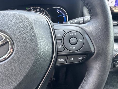 Used 2024 Toyota RAV4 XLE Premium image 25