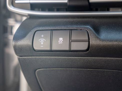 Used 2025 Hyundai Elantra SEL FWD image 21