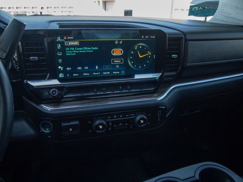 Used 2025 Chevrolet Silverado 2500 LT AWD/4WD image 16