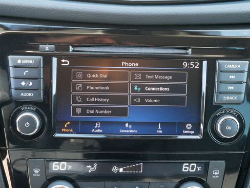 Used 2020 Nissan Rogue SV image 30