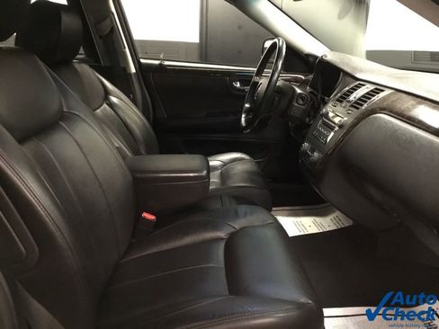 Used 2011 Cadillac DTS Limousine image 33