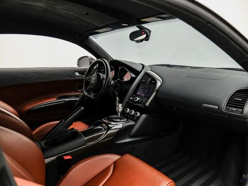 Used 2010 Audi R8 V10 image 54