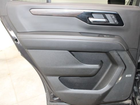 Used 2025 Chevrolet Tahoe Premier RWD image 23