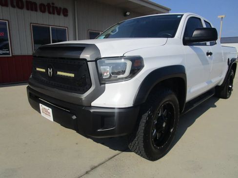 Used 2017 Toyota Tundra SR RWD image 3