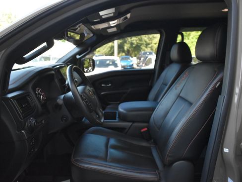 Used 2024 Nissan Titan PRO-4X w/ Pro-4x Convenience Package AWD/4WD image 14