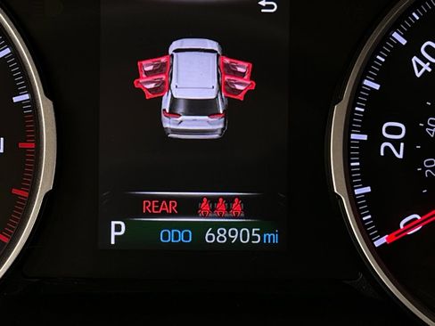Used 2020 Toyota RAV4 XLE w/ XLE Grade Weather Package AWD/4WD image 17