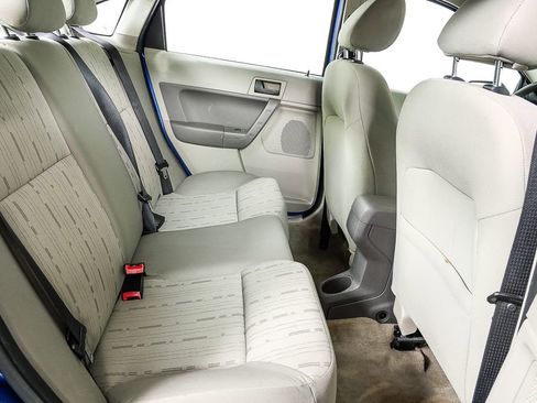 Used 2011 Ford Focus SE image 22