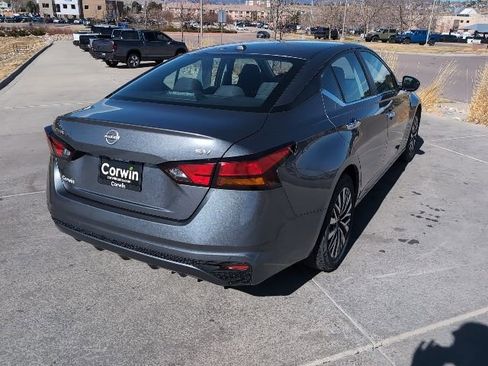 Used 2024 Nissan Altima 2.5 SV image 9