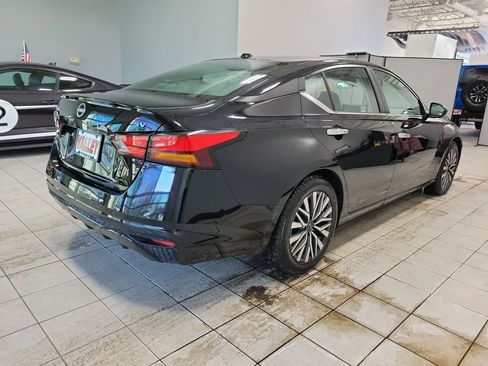 Used 2024 Nissan Altima 2.5 SV image 6