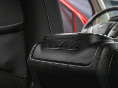 Used 2024 Nissan Titan SV w/ SV Convenience Package image 21