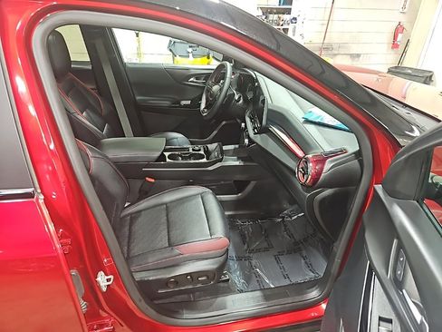 Used 2025 Chevrolet Equinox RS w/ Convenience Package III image 34