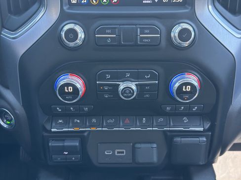 Used 2019 GMC Sierra 1500 SLT w/ SLT Premium Plus Package AWD/4WD image 19