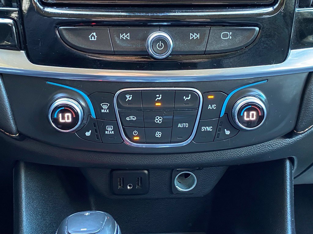 Used 2020 Chevrolet Traverse LT FWD image 25