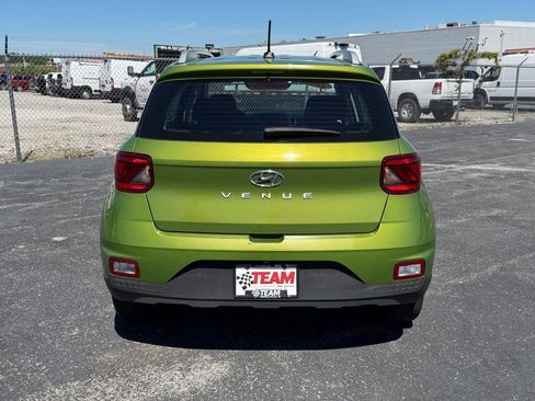 Used 2023 Hyundai Venue SEL FWD image 9