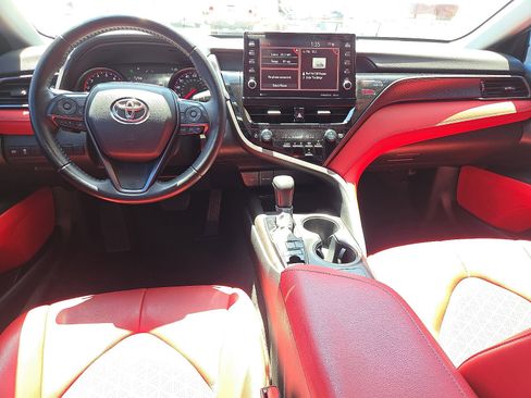 Used 2022 Toyota Camry XSE image 7