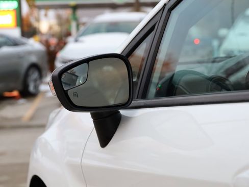 Used 2013 Ford Fiesta SE image 28